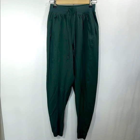 Lululemon Women’s Green lightweight zipper pockets joggers size 4 - Picture 1 of 12